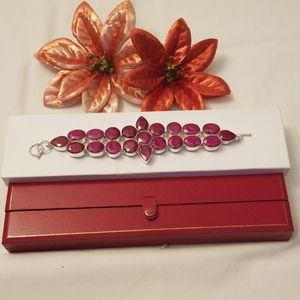 Bracelet new whit the nices box